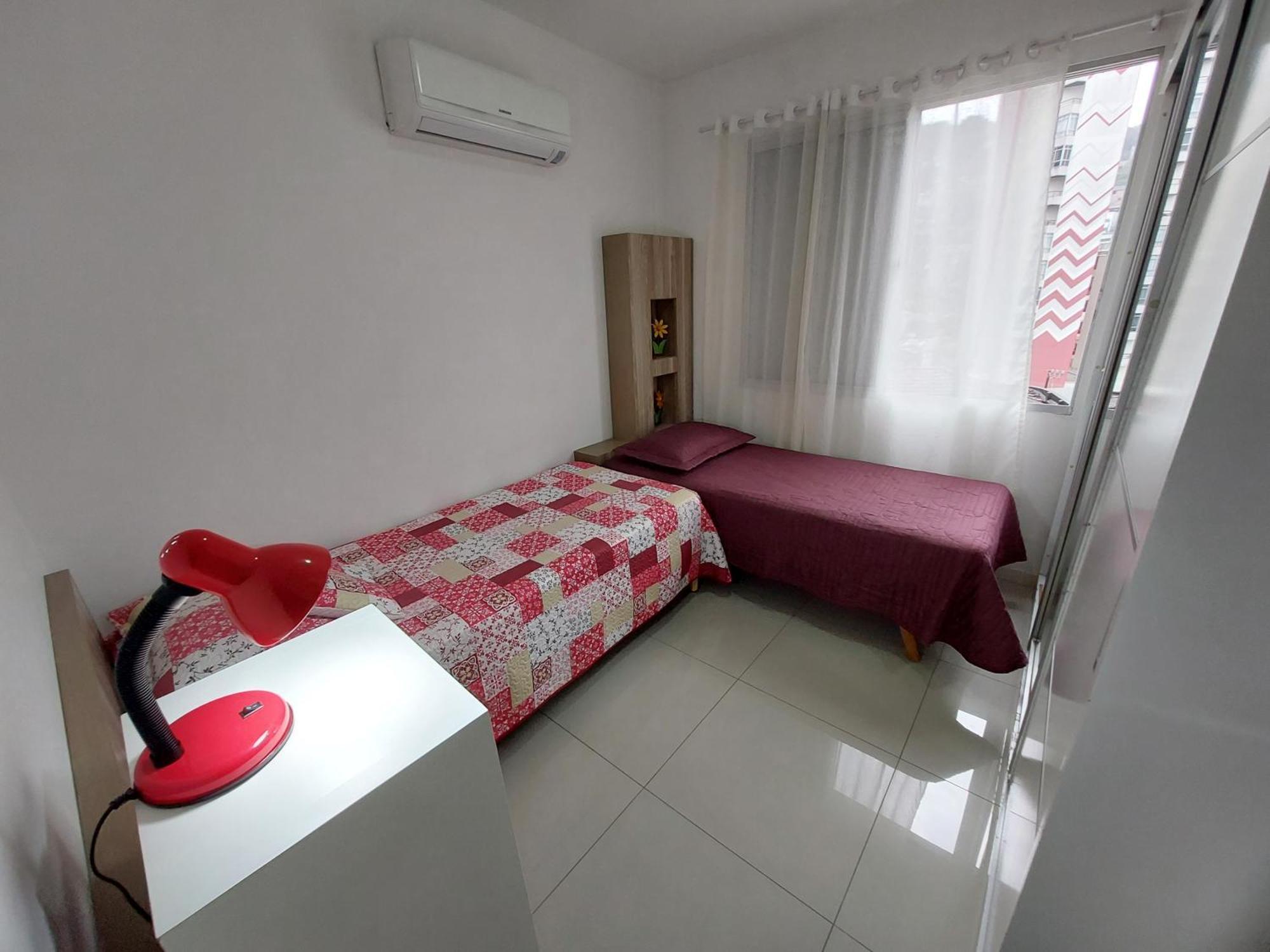 Apartamento Custo Beneficio No Centro 4 Pessoas, 2q, Ar, Garagem, Cozinha Completa Florianópolis
